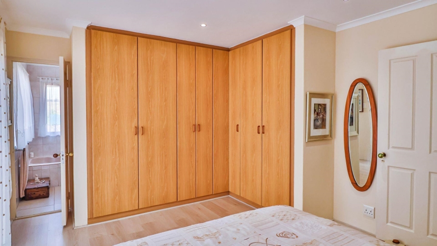 4 Bedroom Property for Sale in De Kelders Western Cape